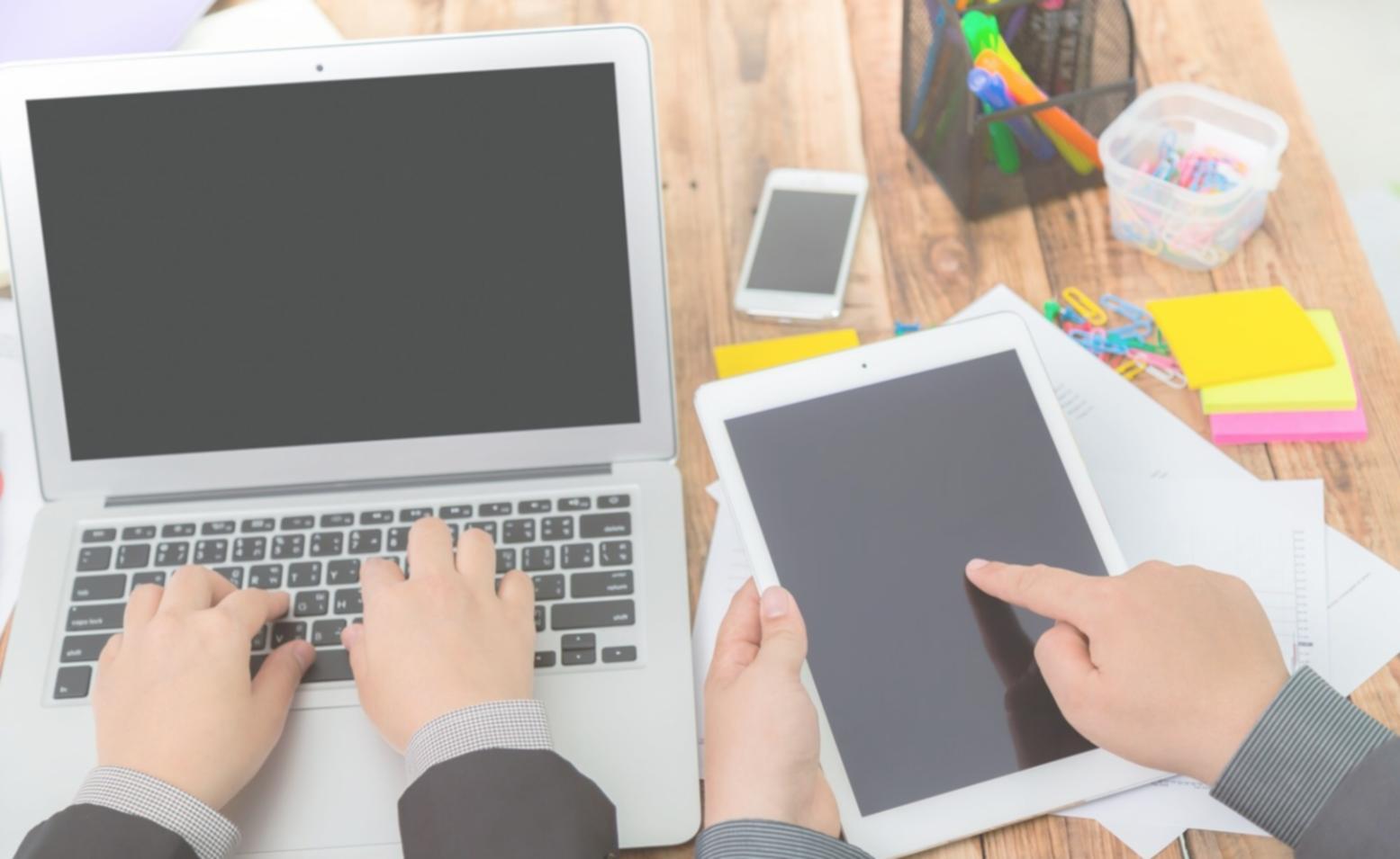 Teilnehmer bei einer Finanzanalyse-Übung